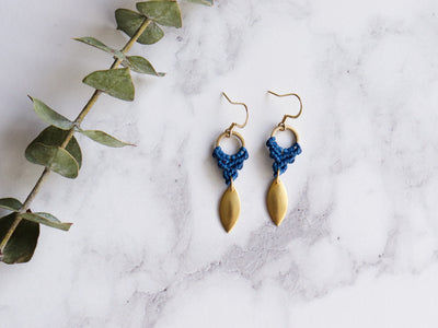 Pair of Leaf style drop macrame earrings Made with waxed polyester and brass.